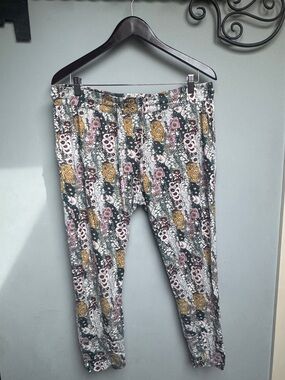 Kate Quinn floral joggers XL